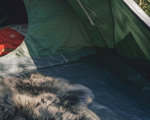 Outwell Cloud 4 Four Room Dome Tent for 4 Persons, Green | Outwell Outwell Cloud 4 Four Room Dome Tent for 4 Persons, Green | Outwell