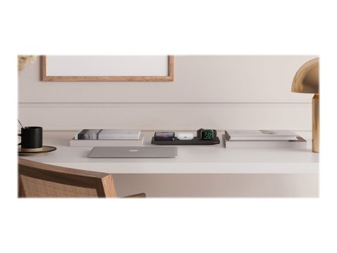 Podkładka ładująca Belkin BOOST CHARGE PRO MagSafe 3 w 1 z zasilaczem (zasilacz EU w zestawie) Podkładka ładująca Belkin BOOST CHARGE PRO MagSafe 3 w 1 z zasilaczem (zasilacz EU w zestawie)
