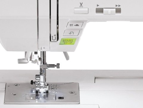 Singer | Quantum Stylist™ 9960 | Maszyna do szycia | Liczba ściegów 600 | Liczba dziurek na guziki 13 | Biały