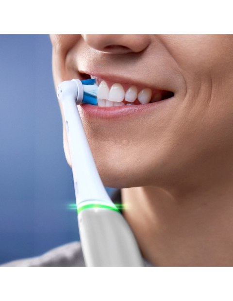 Elektryczna szczoteczka do zębów Oral-B | iO6 DuoPack | Akumulator | Dla dorosłych | Liczba główek szczoteczki w zestawie 2 | Li
