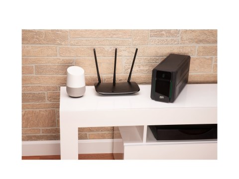 Schneider Electric APC Easy UPS | BVX900LI-GR | 900 VA | 480 W