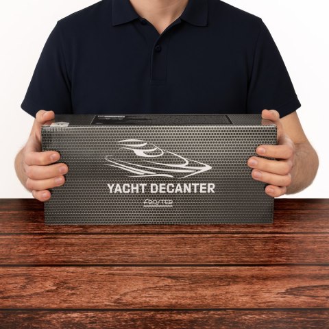 Karafka Yacht 1L - akcesoria do whisky - w kształcie luksusowego jacht -u