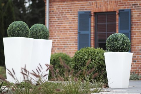 Designerska donica MONUMO SLIM LINE M Biała Designerska donica MONUMO SLIM LINE M Biała