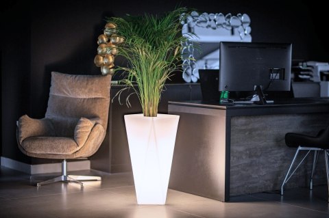 Designerska donica MONUMO VASO biała z oświetleniem Designerska donica MONUMO VASO biała z oświetleniem