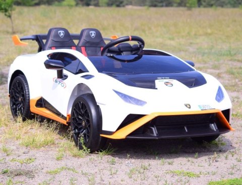 ORYGINALNE DRIFTUJĄCE LAMBORGHINI HURACAN STO NA AKUMULATOR/SMT-555-24V ORYGINALNE DRIFTUJĄCE LAMBORGHINI HURACAN STO NA AKUMULATOR/SMT-555-24V