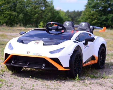 ORYGINALNE DRIFTUJĄCE LAMBORGHINI HURACAN STO NA AKUMULATOR/SMT-555-24V ORYGINALNE DRIFTUJĄCE LAMBORGHINI HURACAN STO NA AKUMULATOR/SMT-555-24V