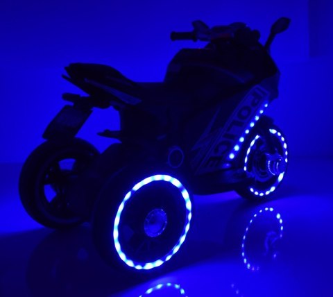 DUŻY MOTOR ŚCIGACZ STRONG 2 EXCLUSIVE, ŚWIECĄCE KOŁA, 3 KOŁOWY/HT6188 DUŻY MOTOR ŚCIGACZ STRONG 2 EXCLUSIVE, ŚWIECĄCE KOŁA, 3 KOŁOWY/HT6188