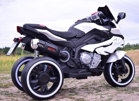 DUŻY MOTOR ŚCIGACZ STRONG 2 EXCLUSIVE, ŚWIECĄCE KOŁA/HLX2018 DUŻY MOTOR ŚCIGACZ STRONG 2 EXCLUSIVE, ŚWIECĄCE KOŁA/HLX2018
