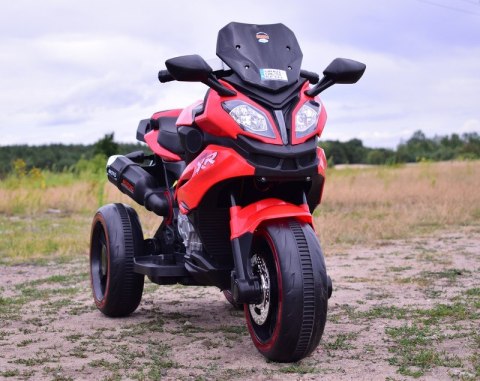 DUŻY MOTOR ŚCIGACZ STRONG 2 EXCLUSIVE, ŚWIECĄCE KOŁA/HLX2018 DUŻY MOTOR ŚCIGACZ STRONG 2 EXCLUSIVE, ŚWIECĄCE KOŁA/HLX2018