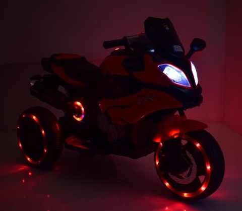 DUŻY MOTOR ŚCIGACZ STRONG 2 EXCLUSIVE, ŚWIECĄCE KOŁA/HLX2018 DUŻY MOTOR ŚCIGACZ STRONG 2 EXCLUSIVE, ŚWIECĄCE KOŁA/HLX2018