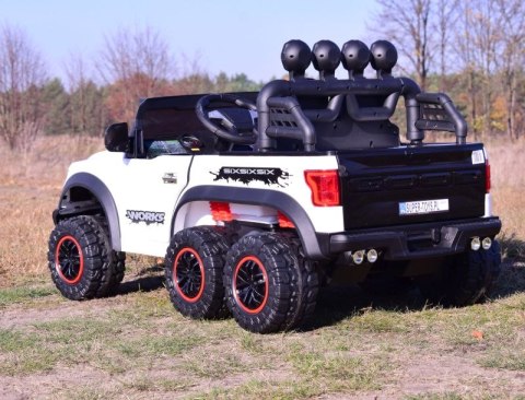 MEGA JEEP WORKS SIX 4X4, 2 X 12V MĘKKIE KOŁA, MIĘKKIE SIEDZENIE/JC003 MEGA JEEP WORKS SIX 4X4, 2 X 12V MĘKKIE KOŁA, MIĘKKIE SIEDZENIE/JC003