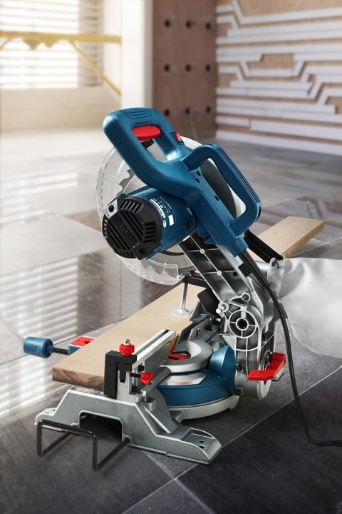 UKOŚNICA 1300W GCM 216 WSKAŹNIK LASEROWY UKOŚNICA 1300W GCM 216 WSKAŹNIK LASEROWY