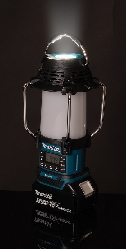 ODBIORNIK RADIOWY Z LAMPĄ I LATARKĄ 18V FM BLUETOOTH USB ODBIORNIK RADIOWY Z LAMPĄ I LATARKĄ 18V FM BLUETOOTH USB