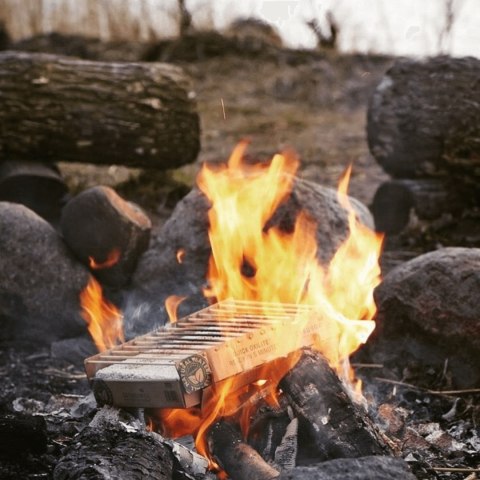 Casus Grill w papierowym opakowaniu Casus Grill w papierowym opakowaniu