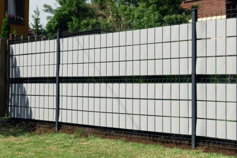 Taśma ogrodzeniowa PASKI 6 x 2,55mb BASIC 19cm PROTECTO™ SZARA + 12 klipsów GRATIS Taśma ogrodzeniowa PASKI 6 x 2,55mb BASIC 19cm PROTECTO™ SZARA + 12 klipsów GRATIS