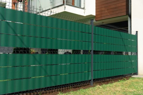 Taśma ogrodzeniowa PASKI 6 x 2,55mb BASIC 19cm PROTECTO™ ZIELONA + 12 klipsów GRATIS Taśma ogrodzeniowa PASKI 6 x 2,55mb BASIC 19cm PROTECTO™ ZIELONA + 12 klipsów GRATIS