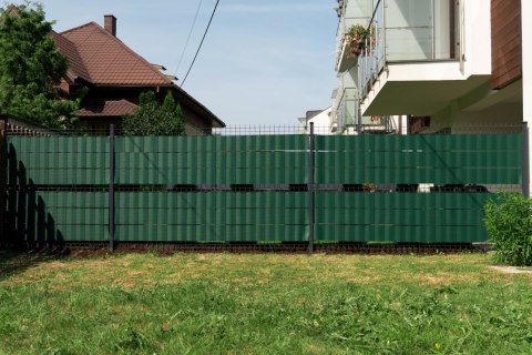 Taśma ogrodzeniowa PASKI 6 x 2,55mb BASIC 19cm PROTECTO™ ZIELONA + 12 klipsów GRATIS Taśma ogrodzeniowa PASKI 6 x 2,55mb BASIC 19cm PROTECTO™ ZIELONA + 12 klipsów GRATIS