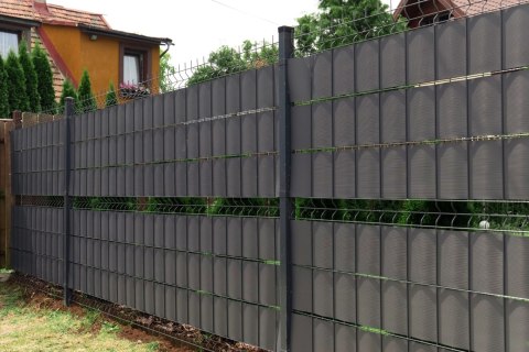 Taśma ogrodzeniowa PASKI 6 x 2,55mb ORANGE 19cm PROTECTO™ GRAFIT + 12 klipsów GRATIS Taśma ogrodzeniowa PASKI 6 x 2,55mb ORANGE 19cm PROTECTO™ GRAFIT + 12 klipsów GRATIS