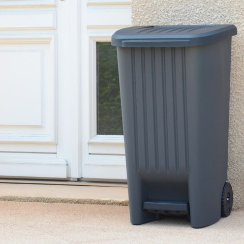 Kosz z pedałem 100L czarny Kosz z pedałem 100L czarny