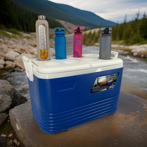 Lodówka turystyczna 60L Kamai Coolbox na wkłady mrożące, niebieska z miejscem na butelki na pokrywie Lodówka turystyczna 60L Kamai Coolbox na wkłady mrożące, niebieska z miejscem na butelki na pokrywie