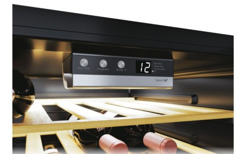 Candy | Chłodziarka do wina | CWC 200 EELW/NF | Klasa efektywności energetycznej G | Wolnostojąca | Pojemność 81 butelek | Czarn