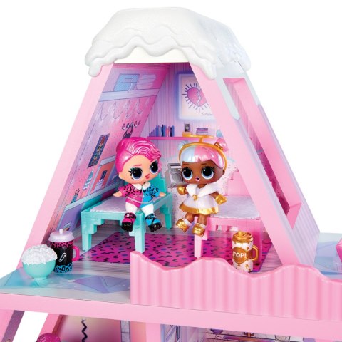 427735-INT L.O.L. Surprise Winter Snow Chalet