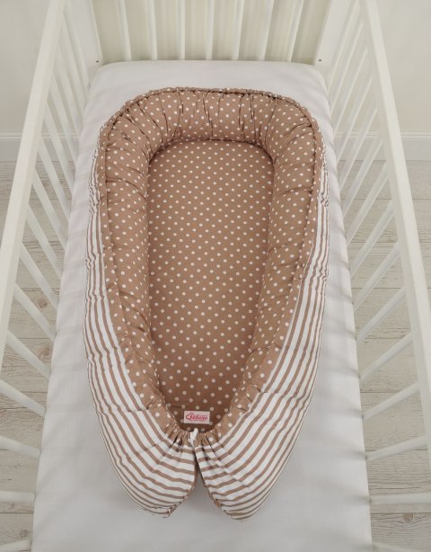 Kokon niemowlęcy dwustronny kojec otulacz Premium BOBONO- grochy na brązie/paski