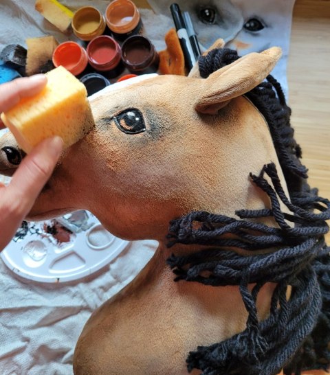 Hobby Horse Duży koń na kiju Premium - ciemny kasztan A3