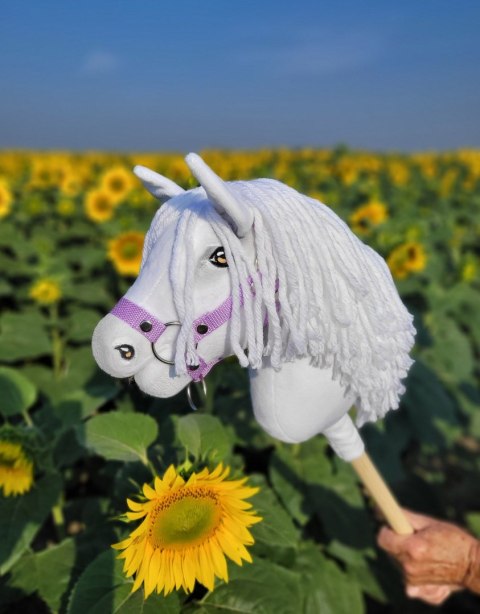 Hobby Horse Średni koń na kiju Premium biały z białą grzywą A4
