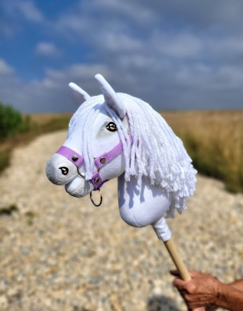 Hobby Horse Średni koń na kiju Premium biały z białą grzywą A4