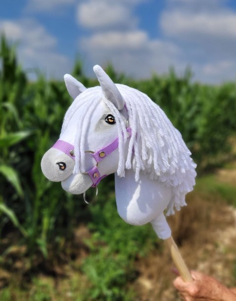 Hobby Horse Średni koń na kiju Premium biały z białą grzywą A4