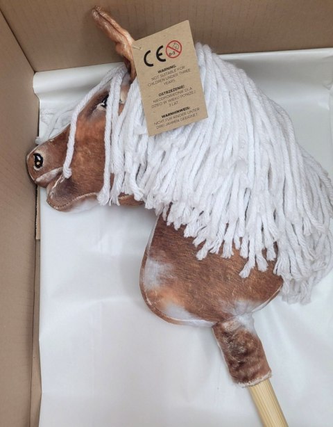 Hobby Horse Średni koń na kiju Premium srokaty tobiano z białą grzywą A4