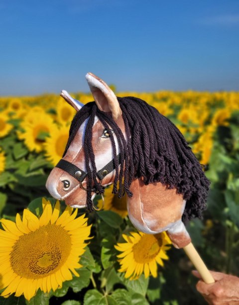 Hobby Horse Średni koń na kiju Premium srokaty tobiano z czarną grzywą A4