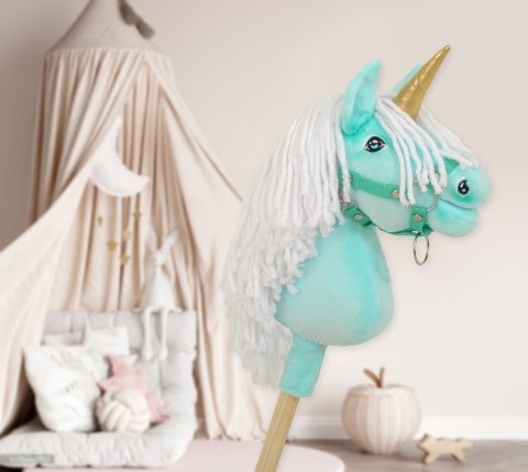 Hobby Horse Jednorożec na kiju miętowy z białą grzywą i złotym rogiem A4