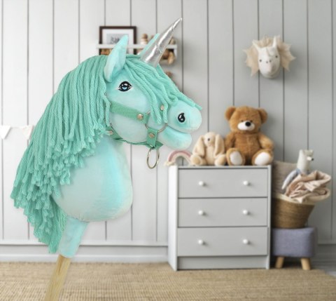 Hobby Horse Jednorożec na kiju miętowy z miętową grzywą i srebrnym rogiem A4