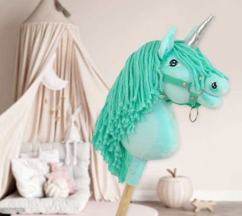 Hobby Horse Jednorożec na kiju miętowy z miętową grzywą i srebrnym rogiem A4