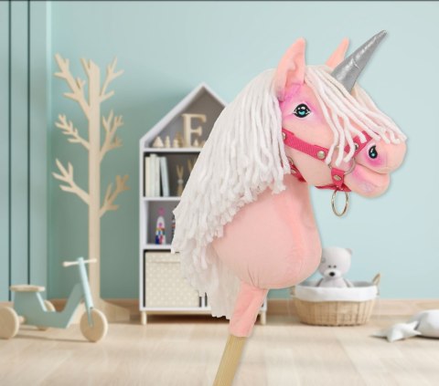 Hobby Horse Jednorożec na kiju różowy z białą grzywą i srebrnym rogiem A4