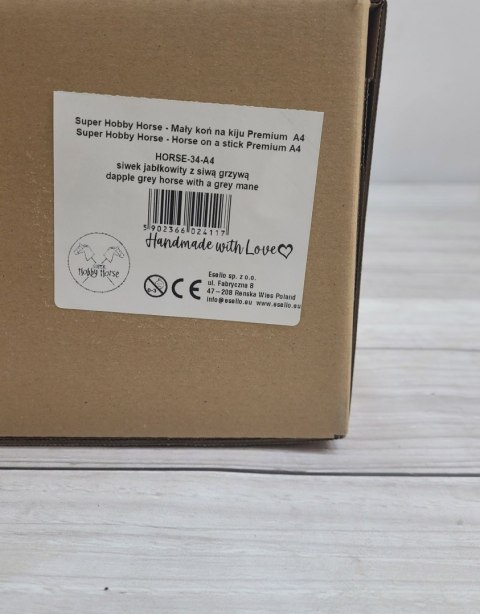 Hobby Horse Średni koń na kiju Premium siwek jabłkowity z siwą grzywą A4