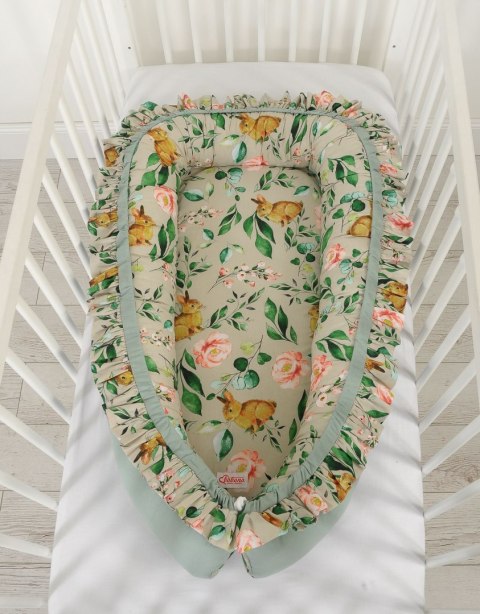 Kokon niemowlęcy kojec otulacz Premium z falbanką - Rabbit with flowers