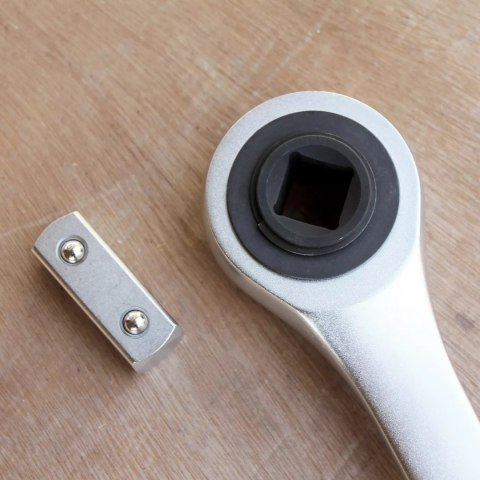 Grzechotka 3/4" z otworem