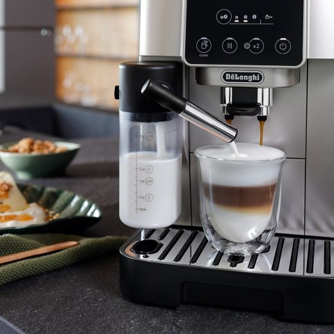 Ekspres do kawy Delonghi Magnifica Start ECAM 220.80 SB o ciśnieniu pompy 15 barów, z wbudowanym spieniaczem mleka, automatyczny
