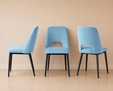 Krzesło tapicerowane GOTI LIGHT BLUE VELVET